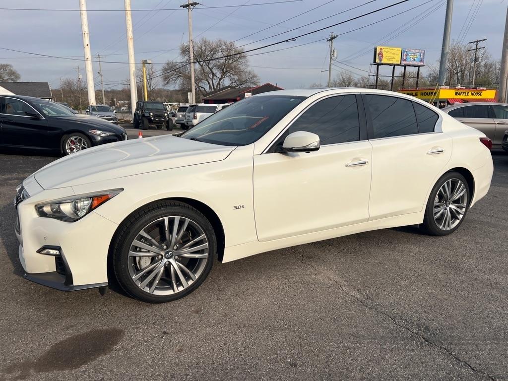 Infiniti Q50 3.0t LUXE AWD 2018