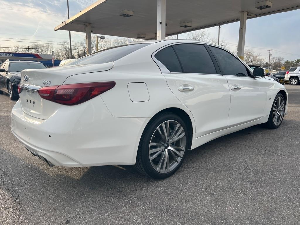 Infiniti Q50 3.0t LUXE AWD 2018