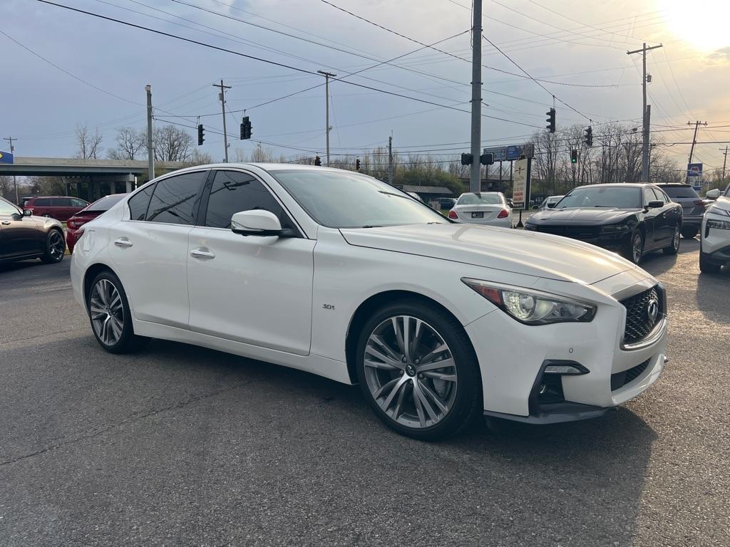 Infiniti Q50 3.0t LUXE AWD 2018