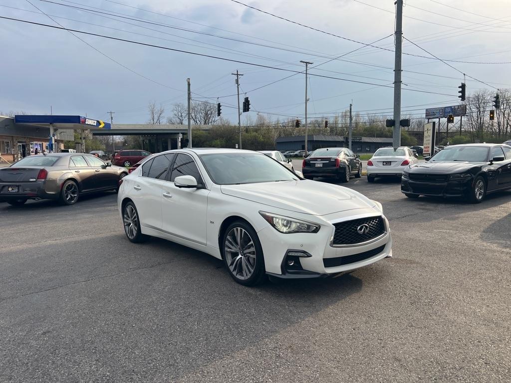 Infiniti Q50 3.0t LUXE AWD 2018