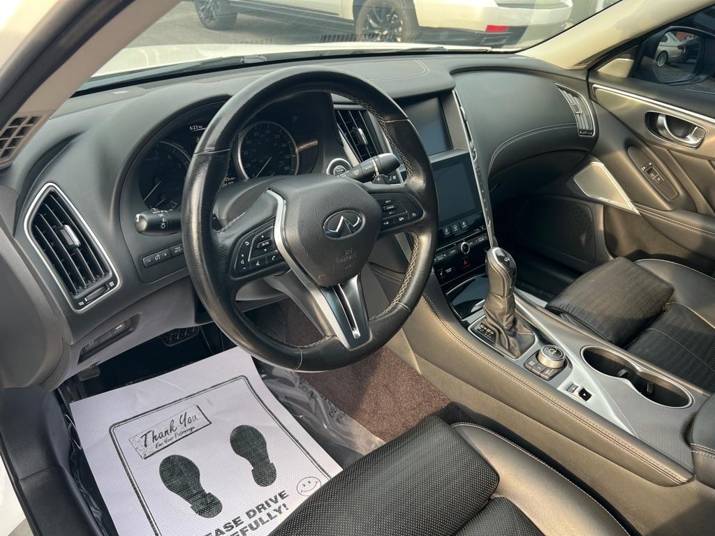 Infiniti Q50 3.0t LUXE AWD 2018