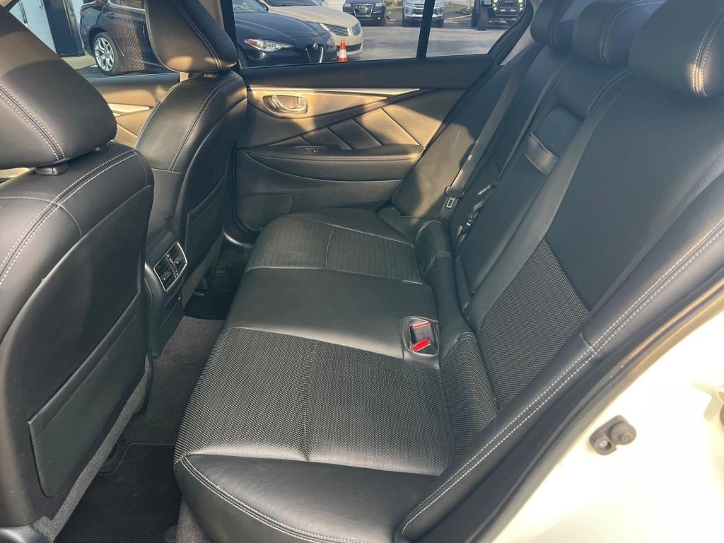 Infiniti Q50 3.0t LUXE AWD 2018