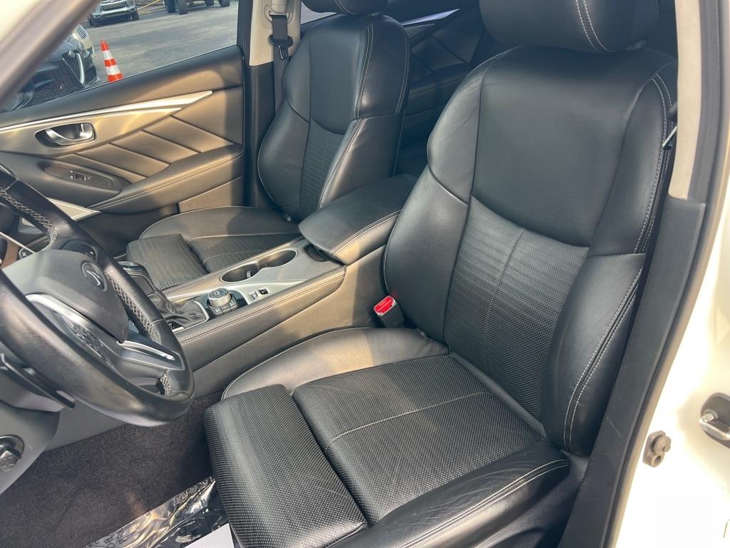 Infiniti Q50 3.0t LUXE AWD 2018