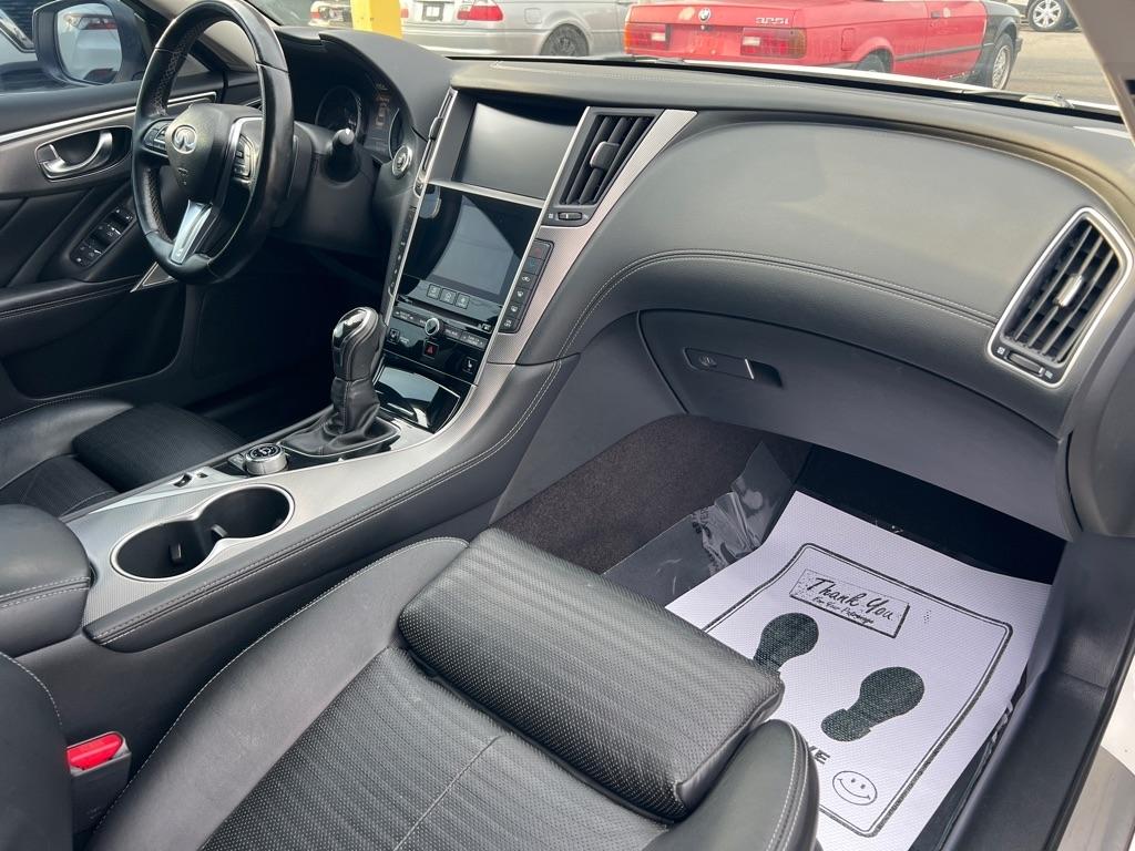 Infiniti Q50 3.0t LUXE AWD 2018