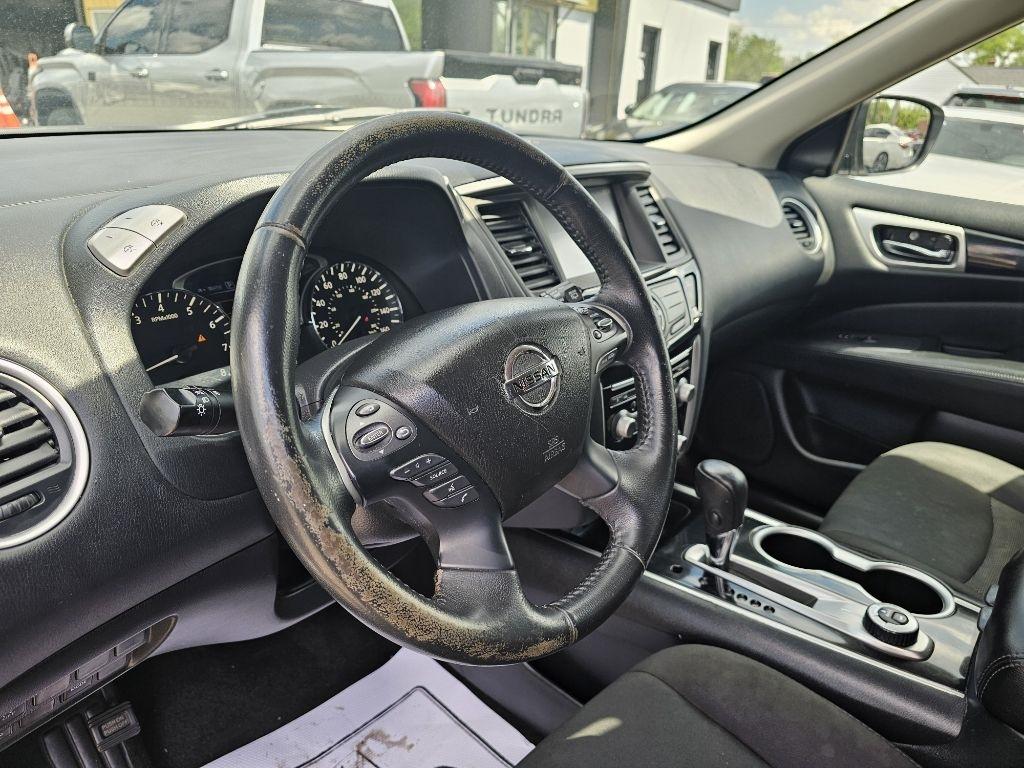 Nissan Pathfinder SV 4WD 2020