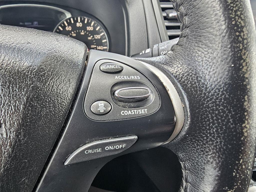 Nissan Pathfinder SV 4WD 2020