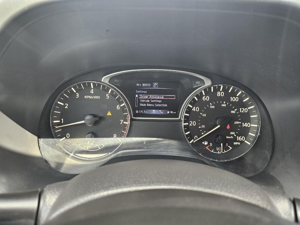 Nissan Pathfinder SV 4WD 2020