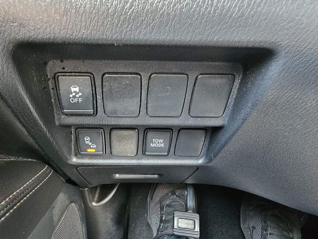 Nissan Pathfinder SV 4WD 2020