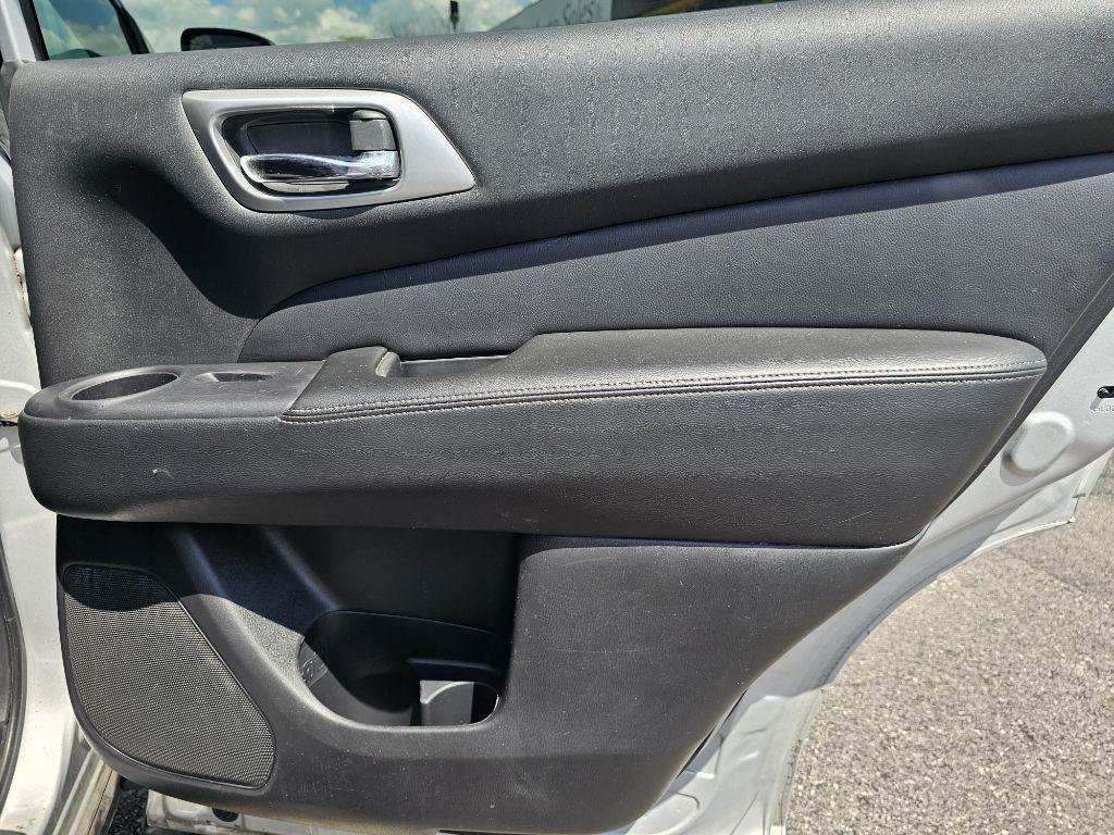 Nissan Pathfinder SV 4WD 2020