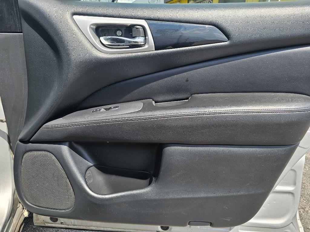 Nissan Pathfinder SV 4WD 2020