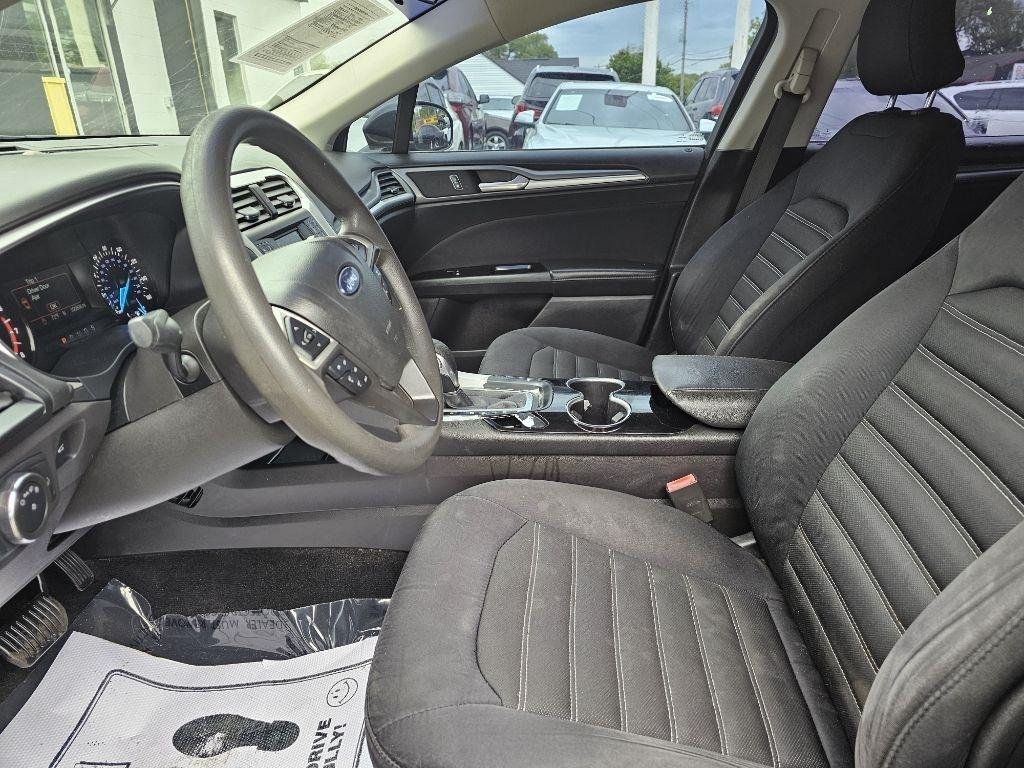 Ford Fusion SE 2015