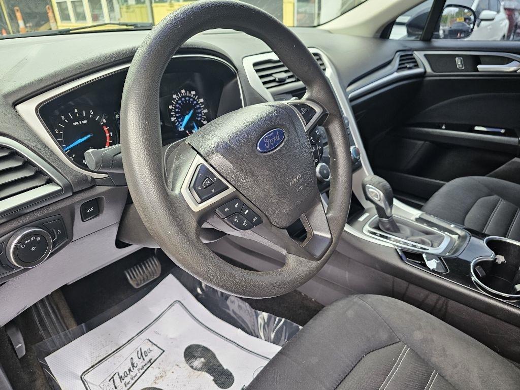 Ford Fusion SE 2015