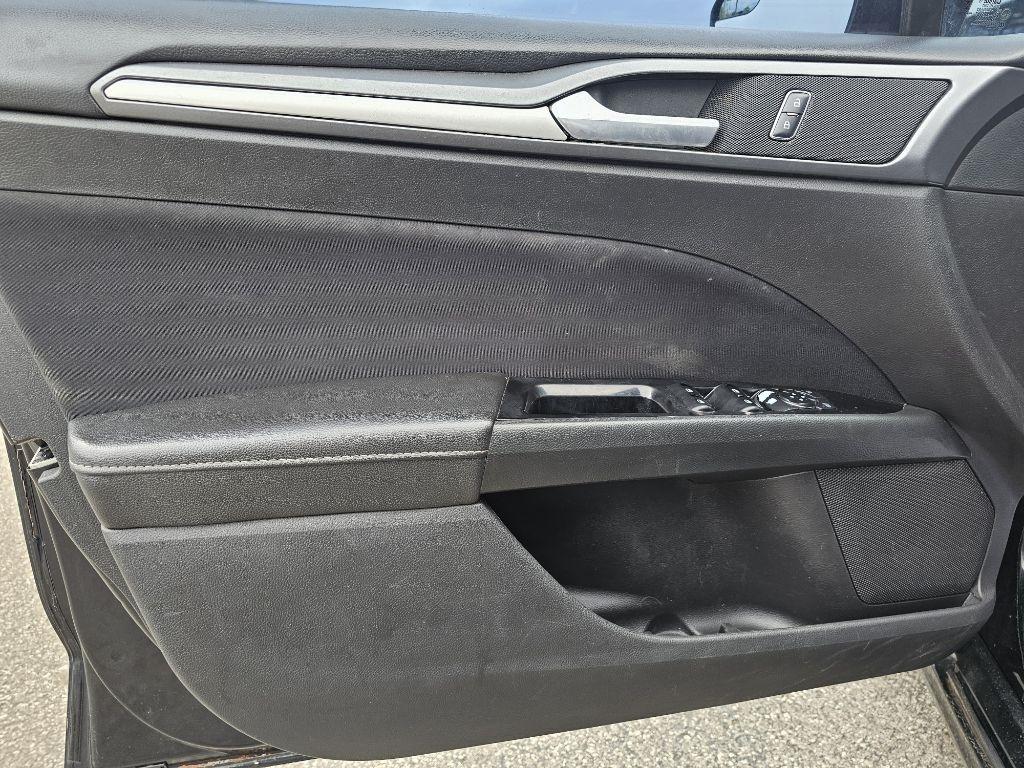 Ford Fusion SE 2015