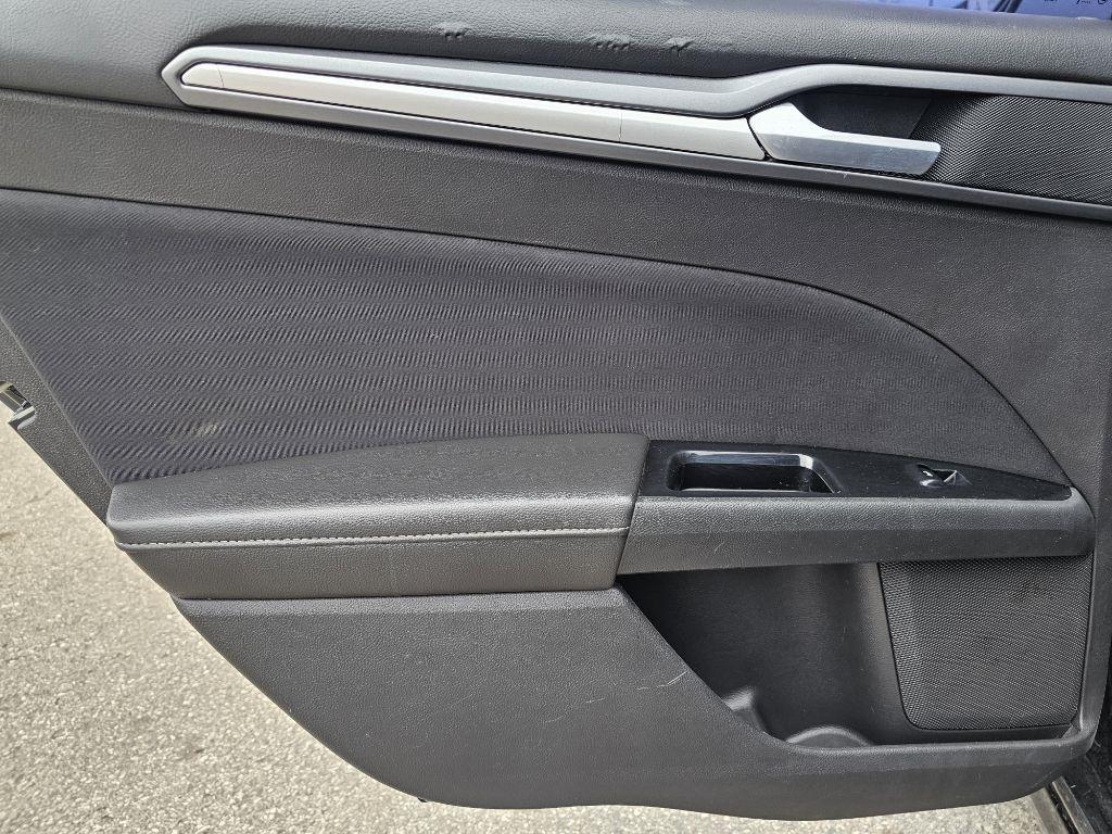 Ford Fusion SE 2015
