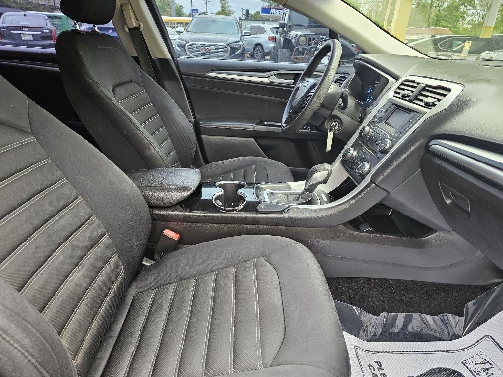 Ford Fusion SE 2015