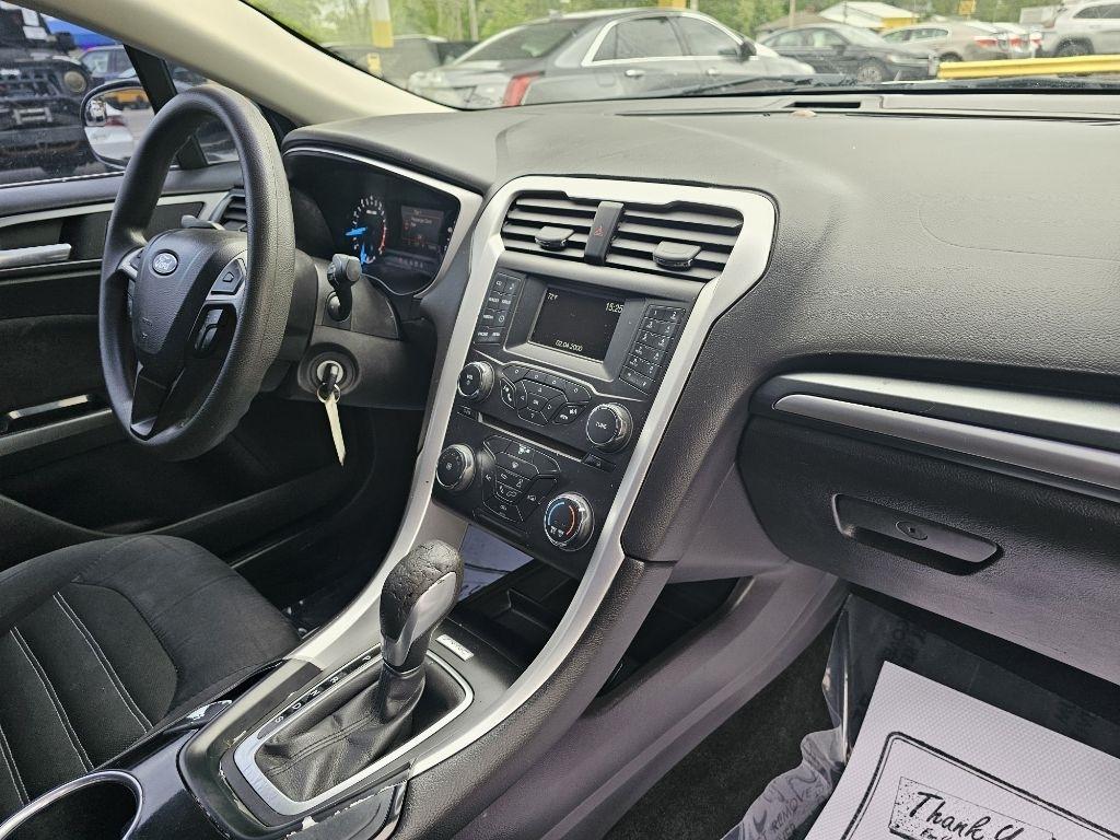 Ford Fusion SE 2015