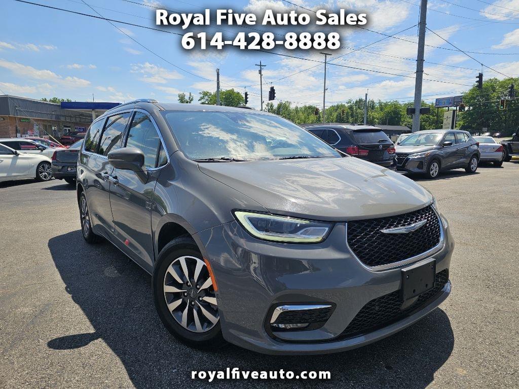 2021 Chrysler Pacifica Hybrid Touring L Hybrid's photo
