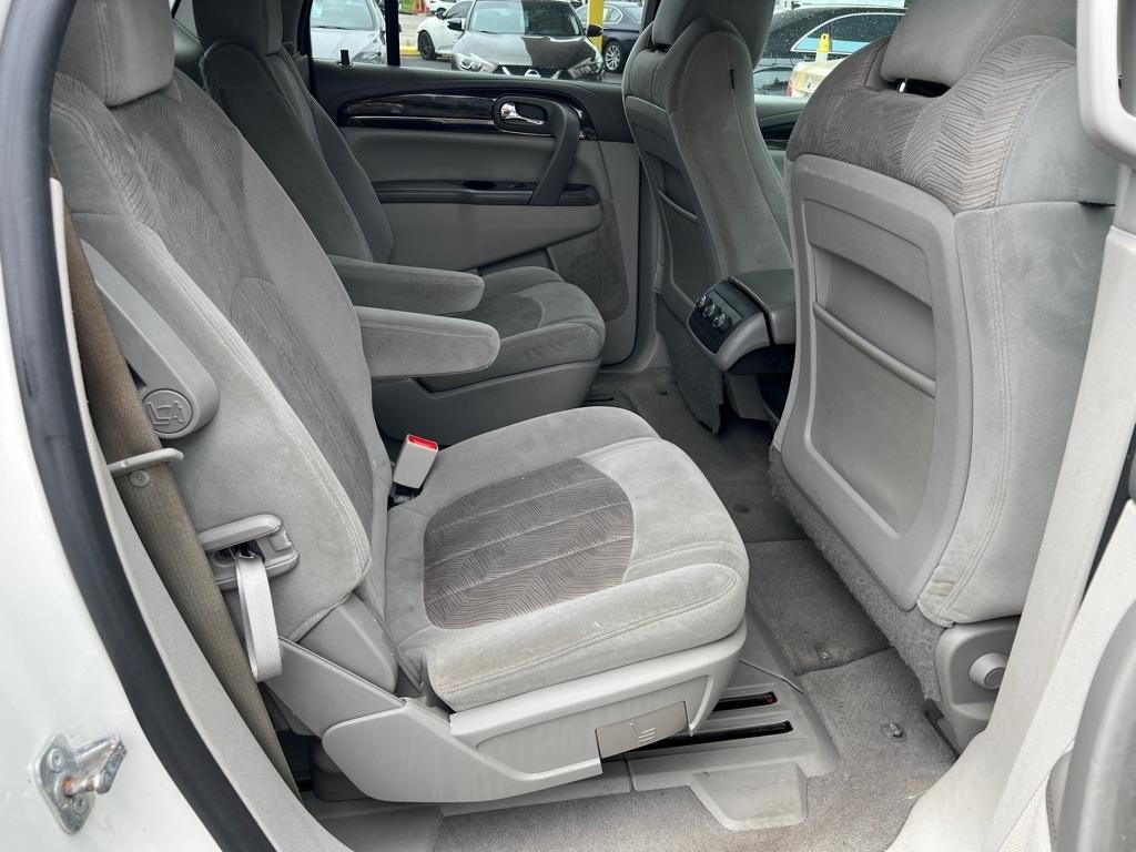 Buick Enclave Convenience FWD 2015