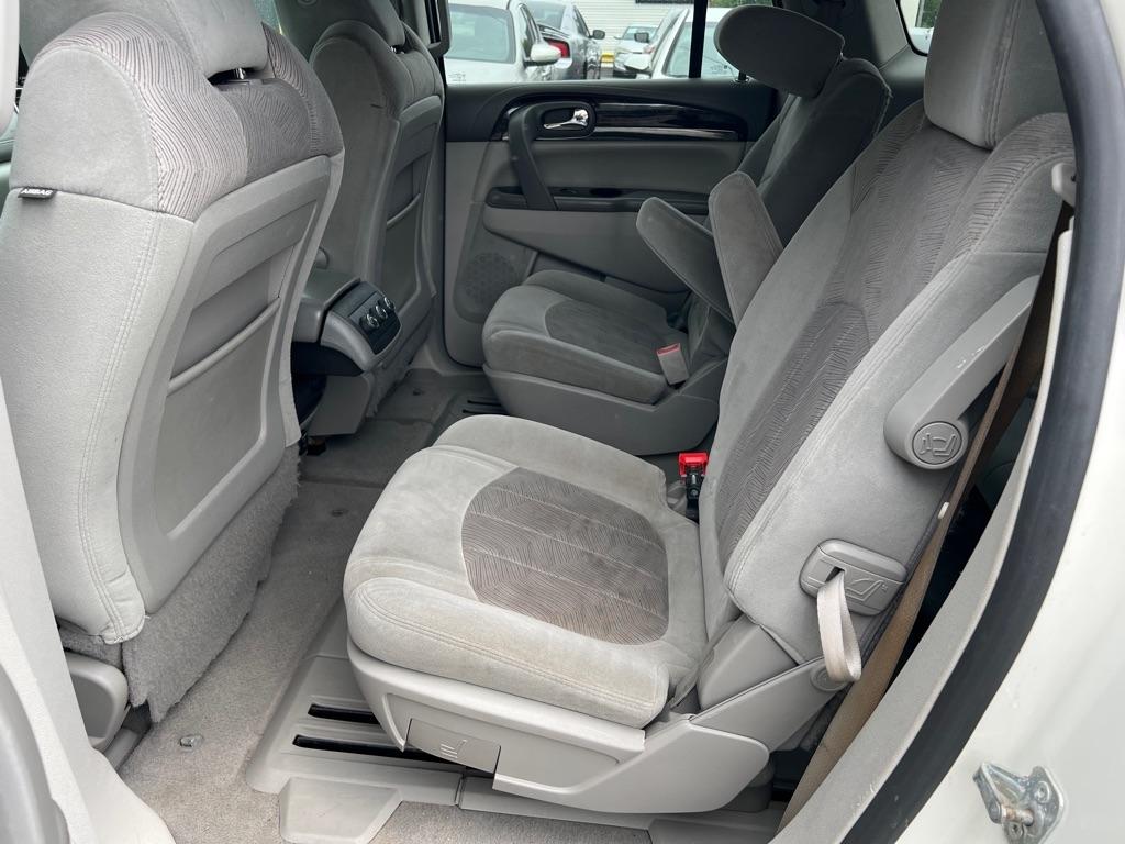 Buick Enclave Convenience FWD 2015
