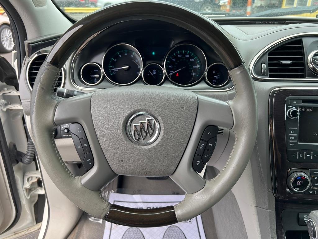 Buick Enclave Convenience FWD 2015