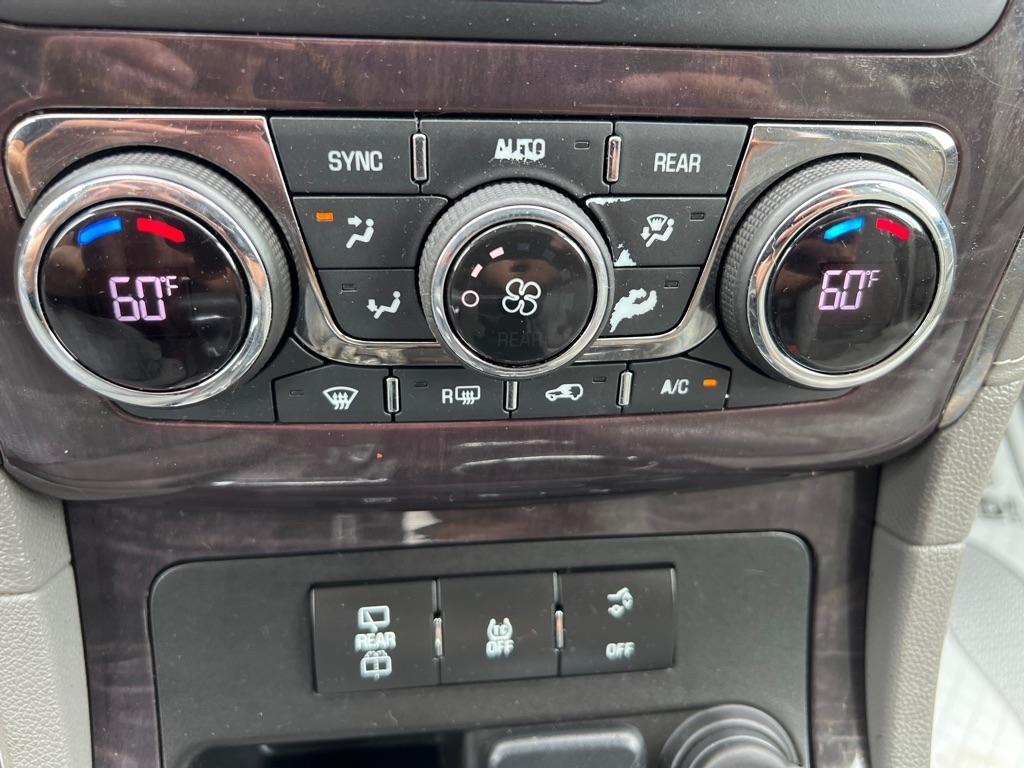 Buick Enclave Convenience FWD 2015