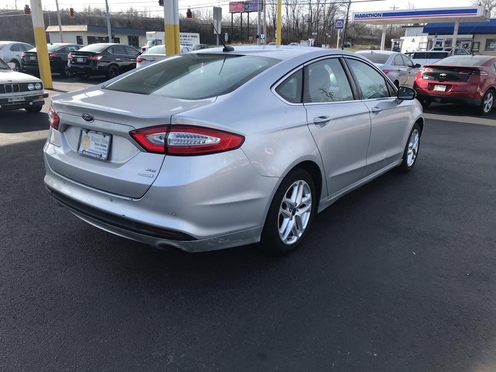 Ford Fusion SE 2016