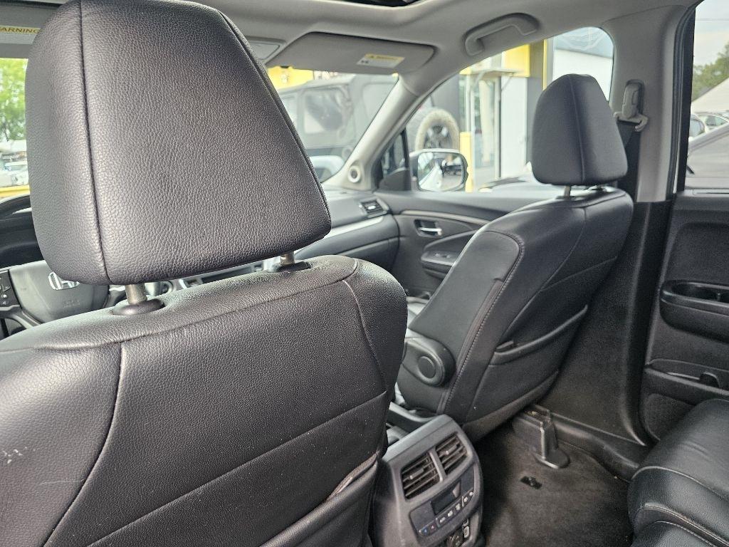 Honda Pilot EX-L w/Navigation and RES 2019