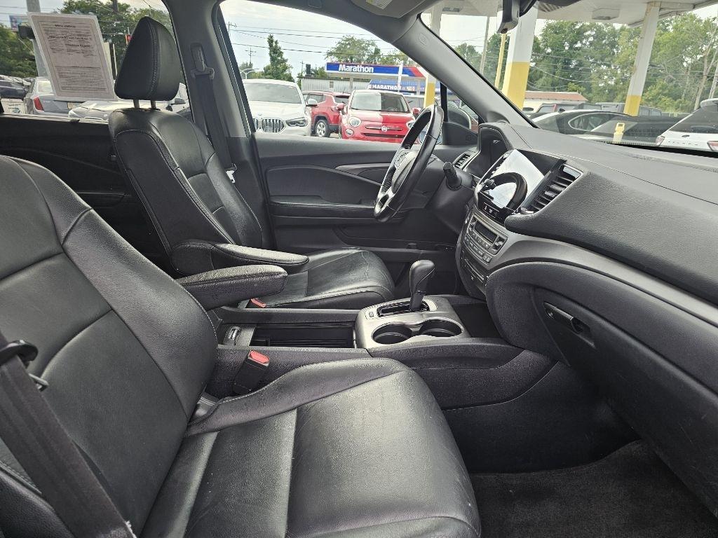 Honda Pilot EX-L w/Navigation and RES 2019