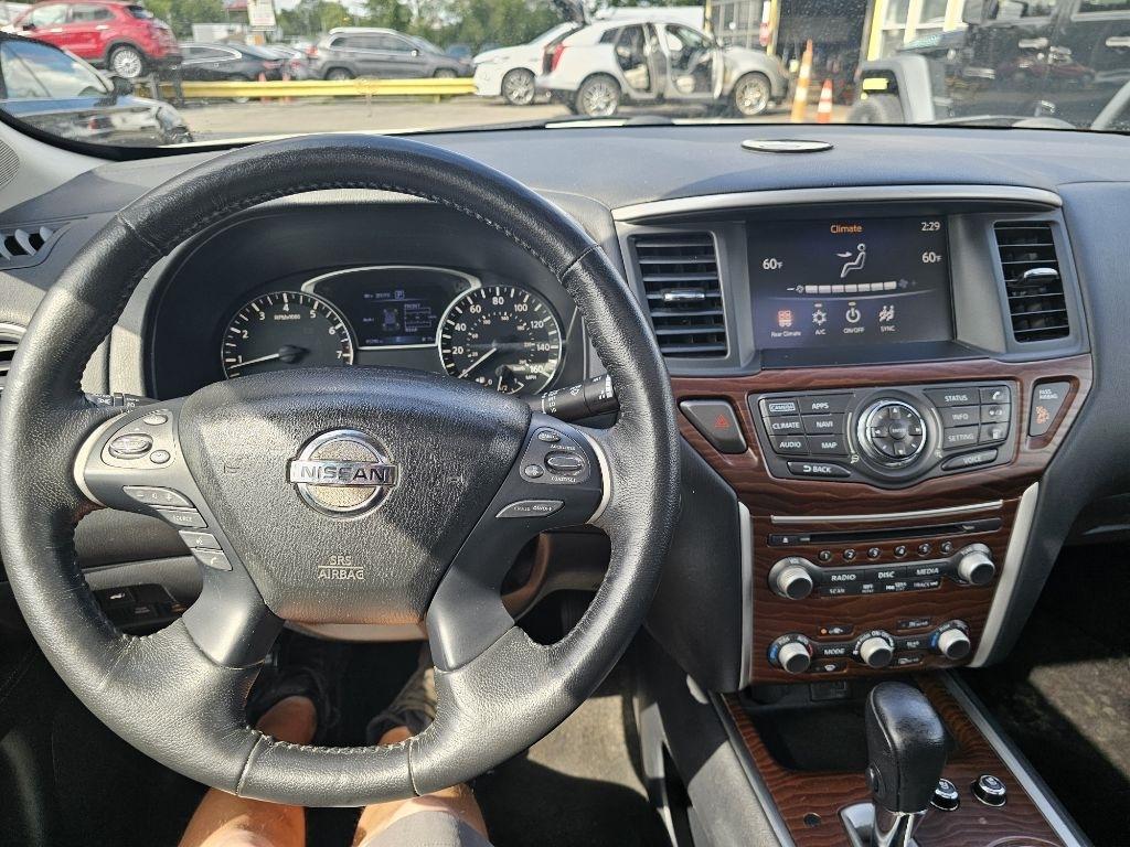 Nissan Pathfinder Platinum 4WD 2019