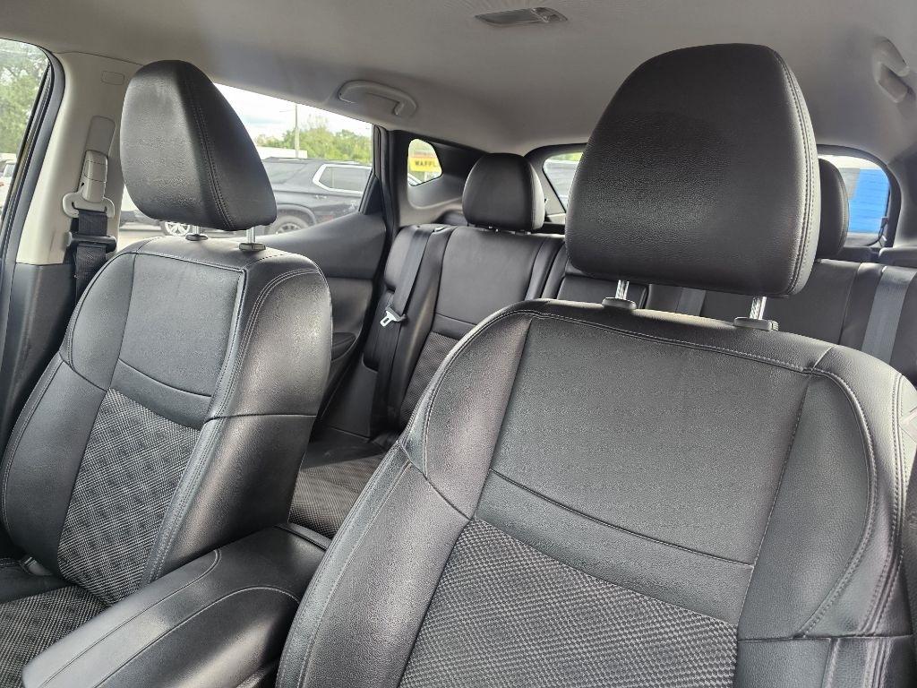 Nissan Rogue Sport SV AWD 2022