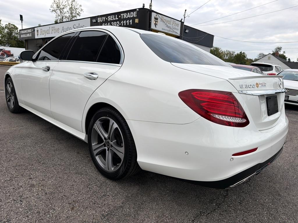 Mercedes-Benz E-Class E300 Luxury 4MATIC Sedan 2017