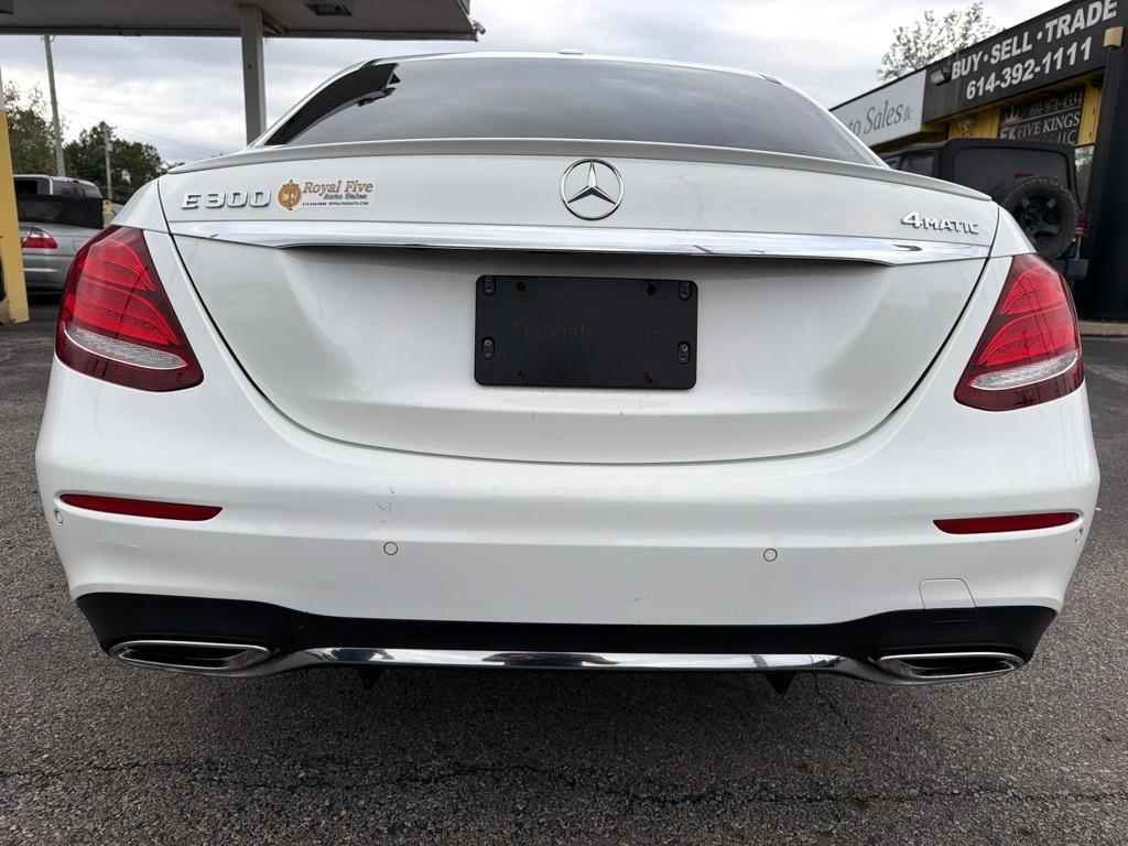 Mercedes-Benz E-Class E300 Luxury 4MATIC Sedan 2017