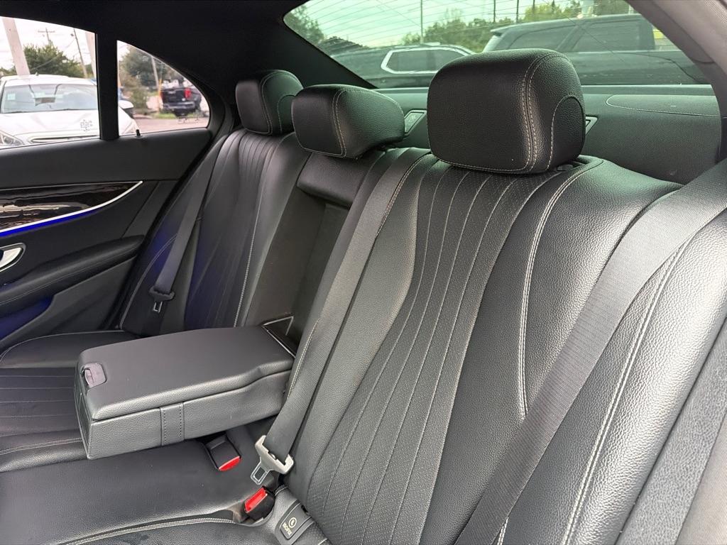Mercedes-Benz E-Class E300 Luxury 4MATIC Sedan 2017