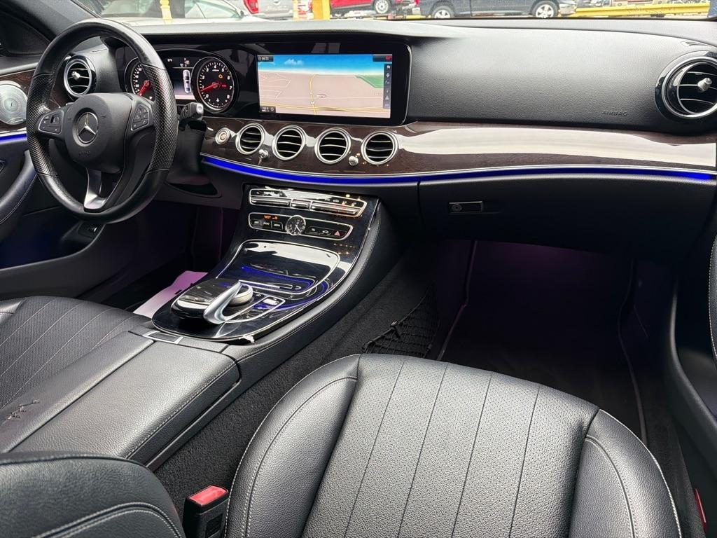 Mercedes-Benz E-Class E300 Luxury 4MATIC Sedan 2017