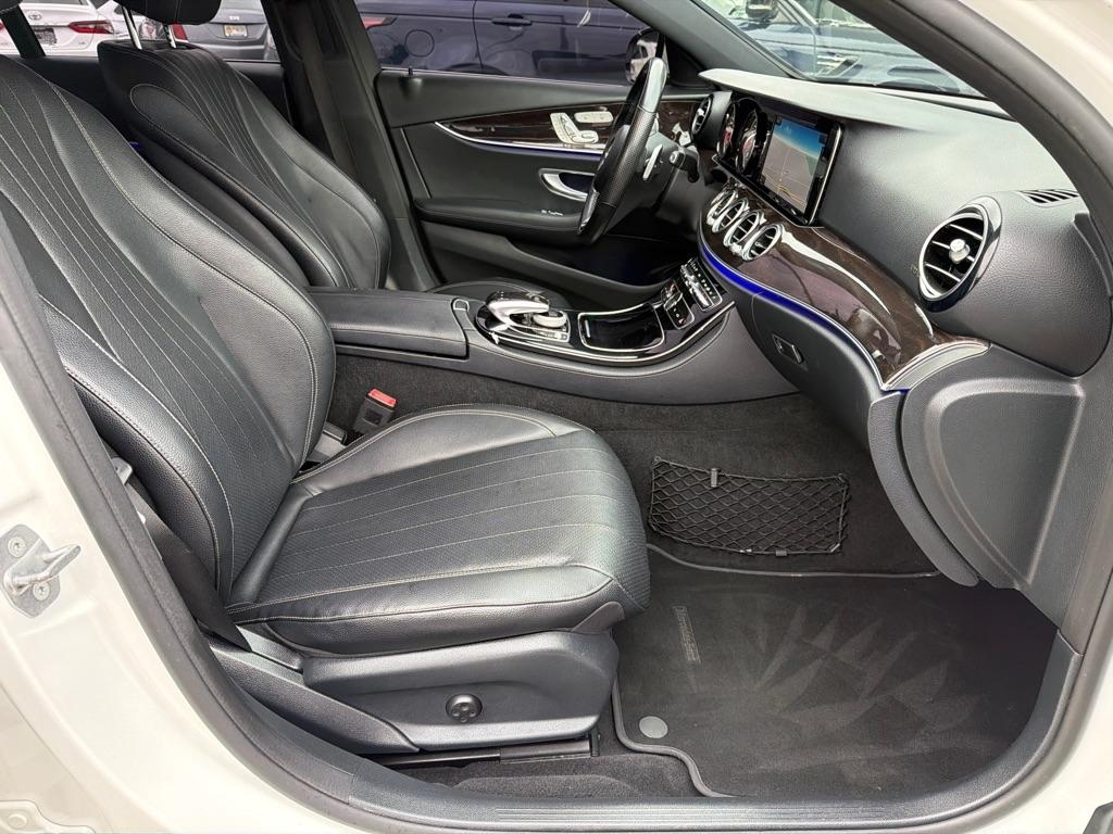 Mercedes-Benz E-Class E300 Luxury 4MATIC Sedan 2017