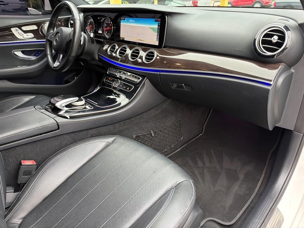 Mercedes-Benz E-Class E300 Luxury 4MATIC Sedan 2017