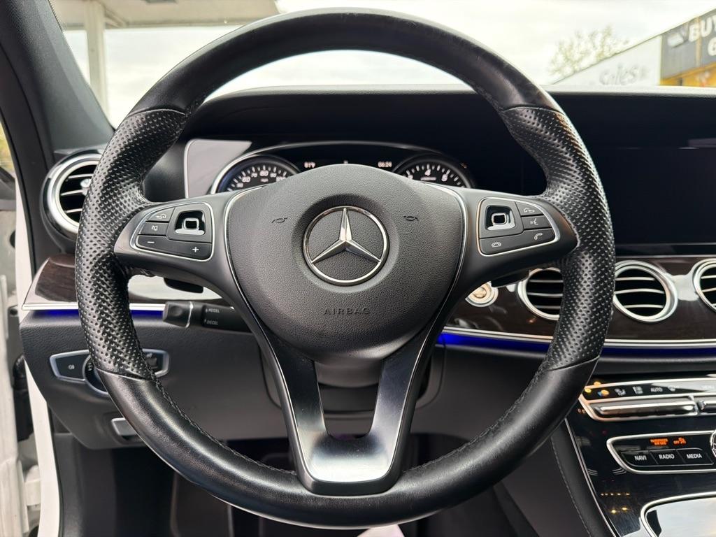 Mercedes-Benz E-Class E300 Luxury 4MATIC Sedan 2017