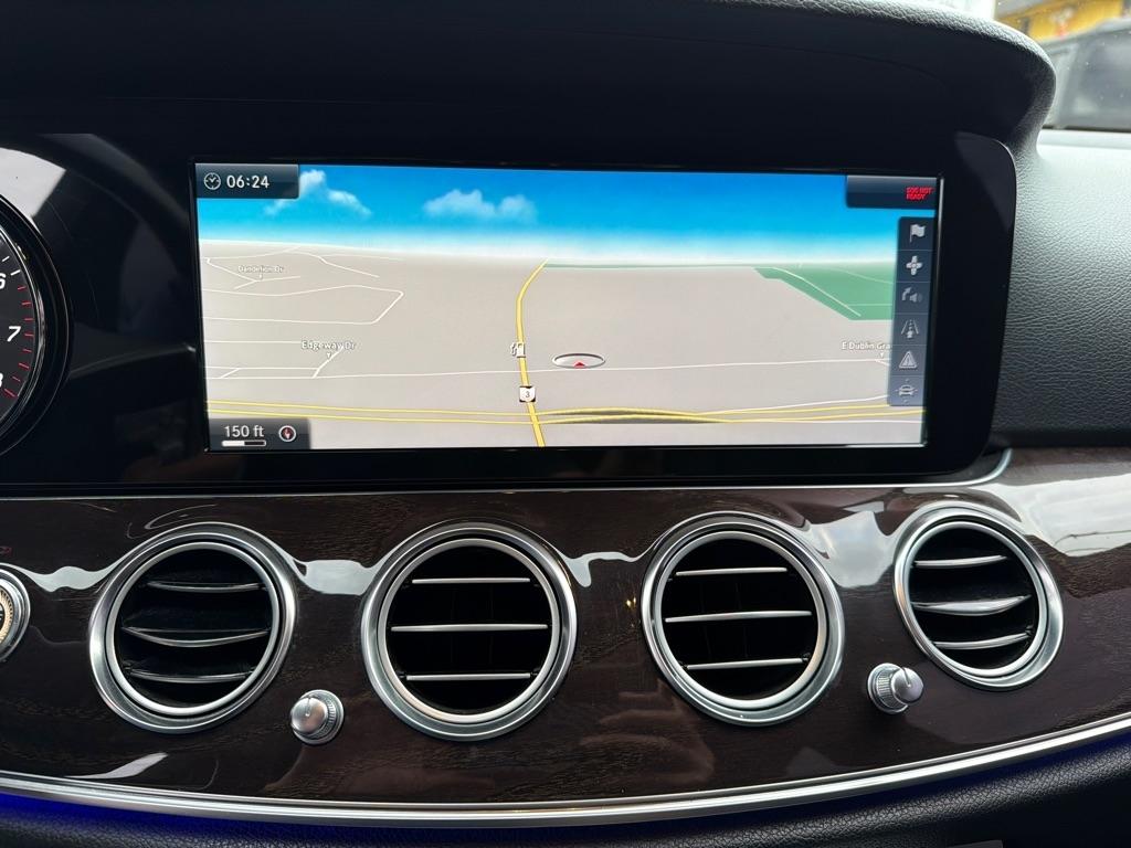 Mercedes-Benz E-Class E300 Luxury 4MATIC Sedan 2017