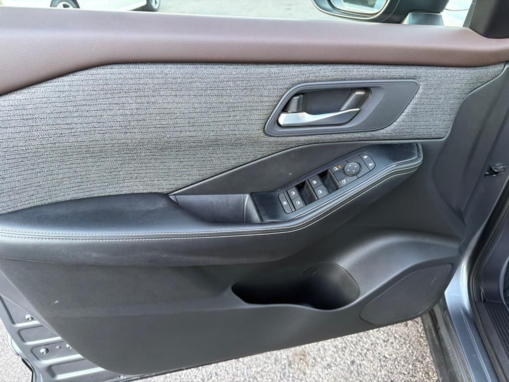 Nissan Rogue photo 27