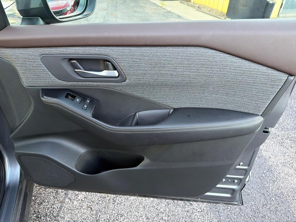 Nissan Rogue photo 32