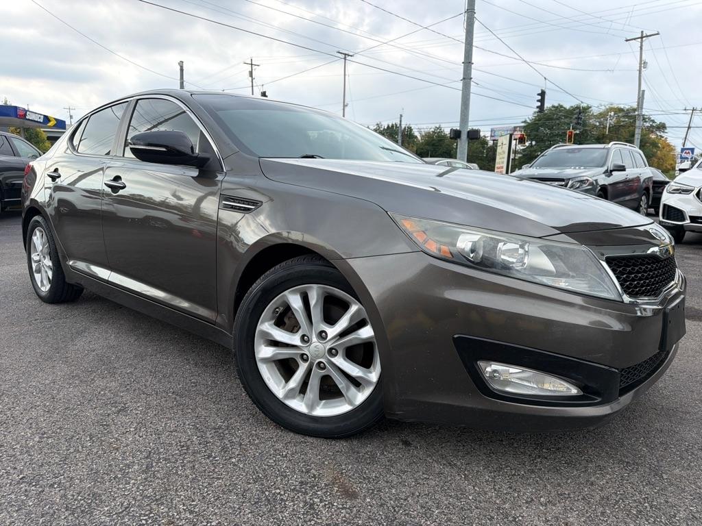 Kia Optima LX MT 2012
