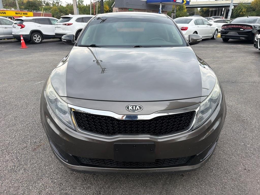 Kia Optima LX MT 2012
