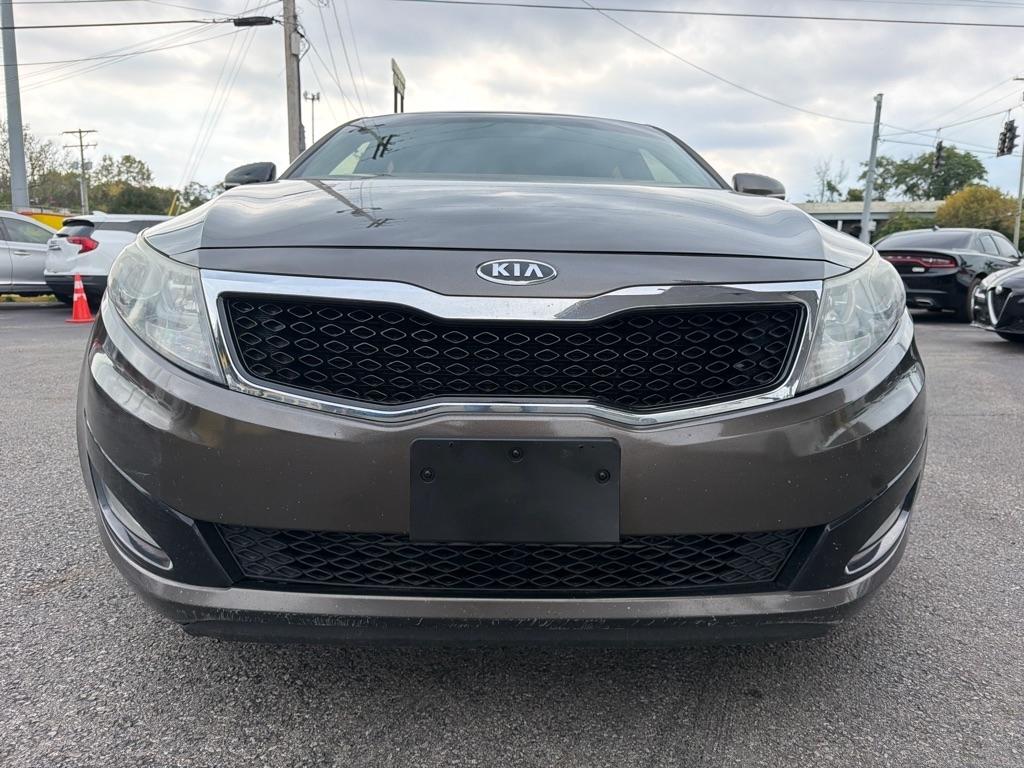 Kia Optima LX MT 2012