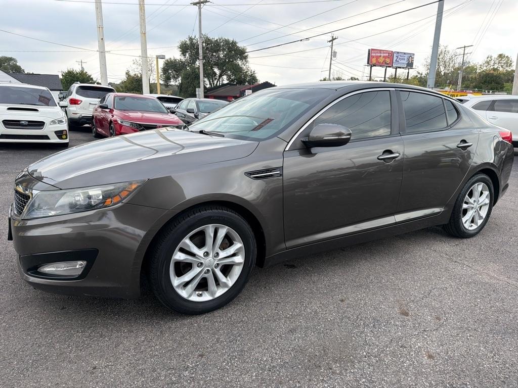 Kia Optima LX MT 2012