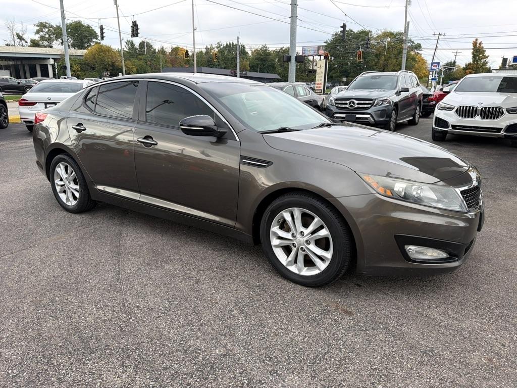 Kia Optima LX MT 2012