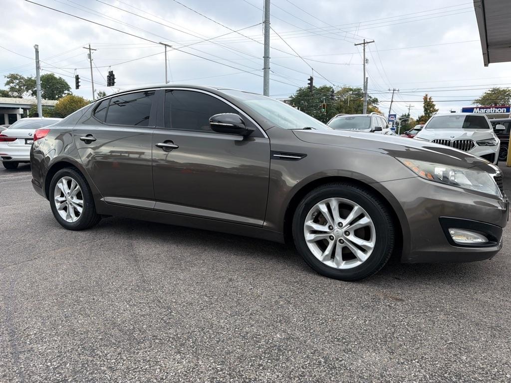 Kia Optima LX MT 2012