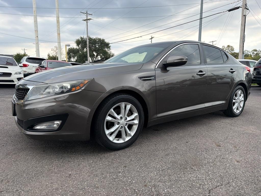 Kia Optima LX MT 2012