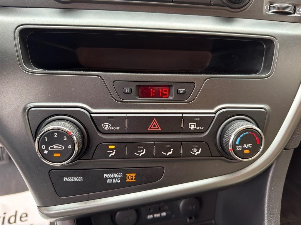 Kia Optima LX MT 2012