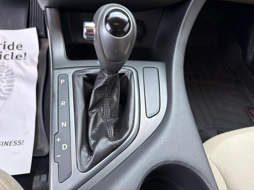 Kia Optima LX MT 2012