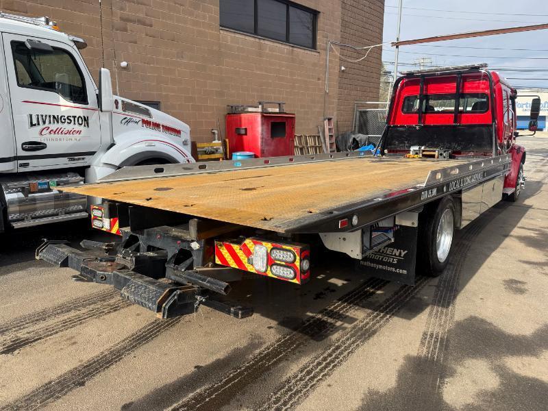 Freightliner M2 106  2023